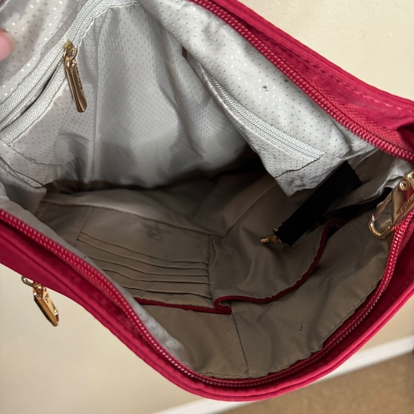 TRAVELON RED WINE CROSSBODY PURSE BAG WITH GOLD HARDWARE. - Picture 8 of 10